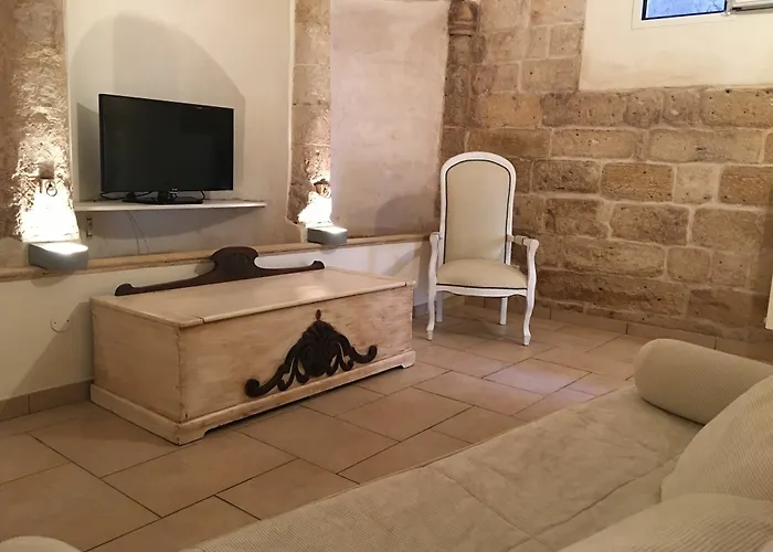 Palazzo Saraceno Hotel 3*
